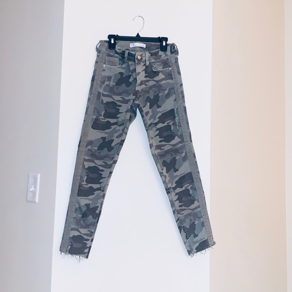 ZARA Camo print Cropped Skinny Pants NWOT
